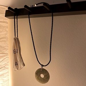 Stone pendant necklace